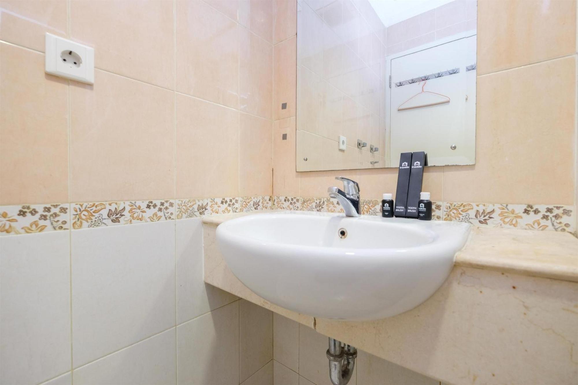 Appartement Comfort And Strategic 1br At The Boulevard By Travelio Jakarta